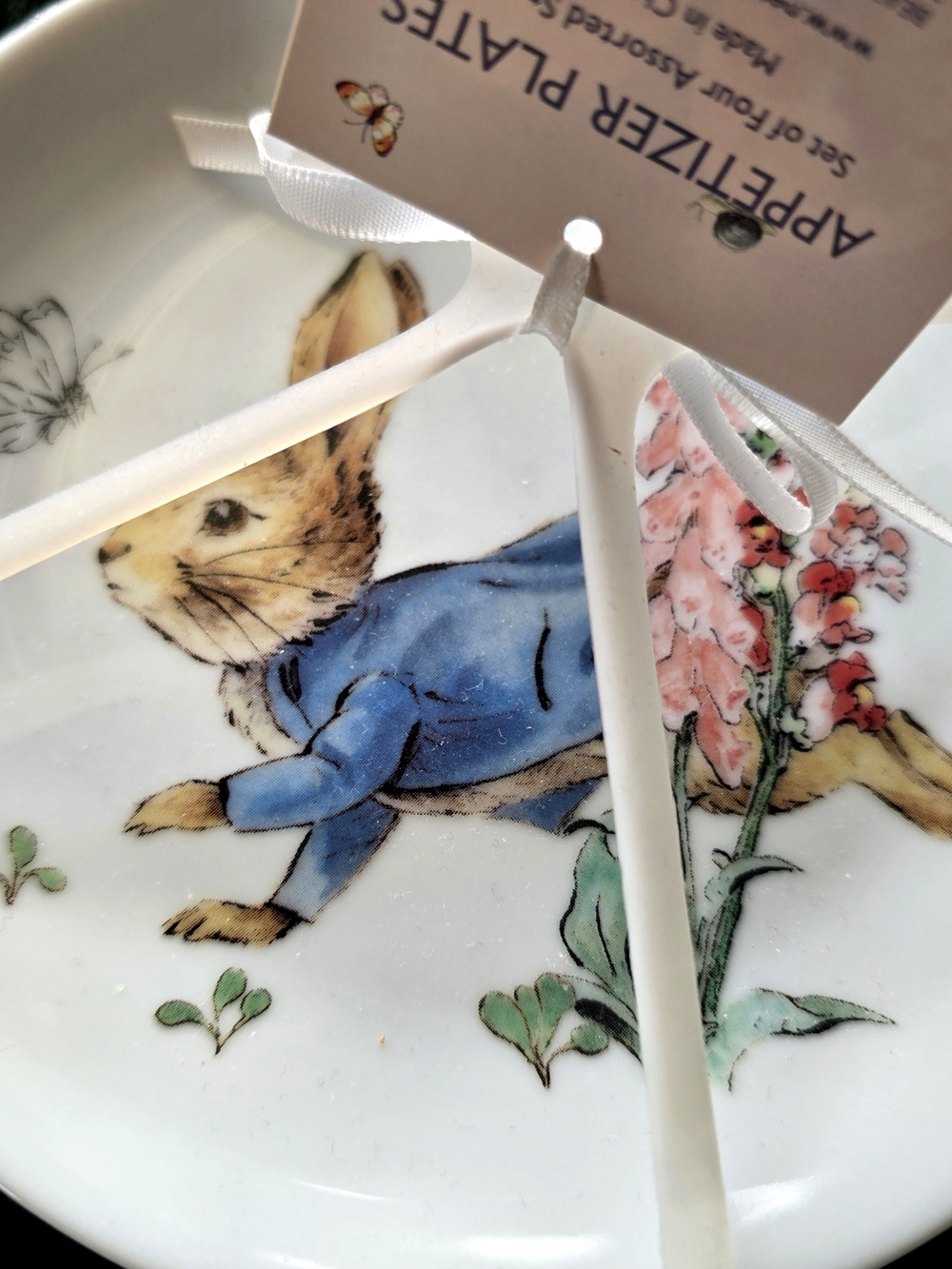 🐰 Peter Rabbit Assorted Appetizer Plate Set (4) - Blue Peter Rabbit Artwork - Picture 2 of 3